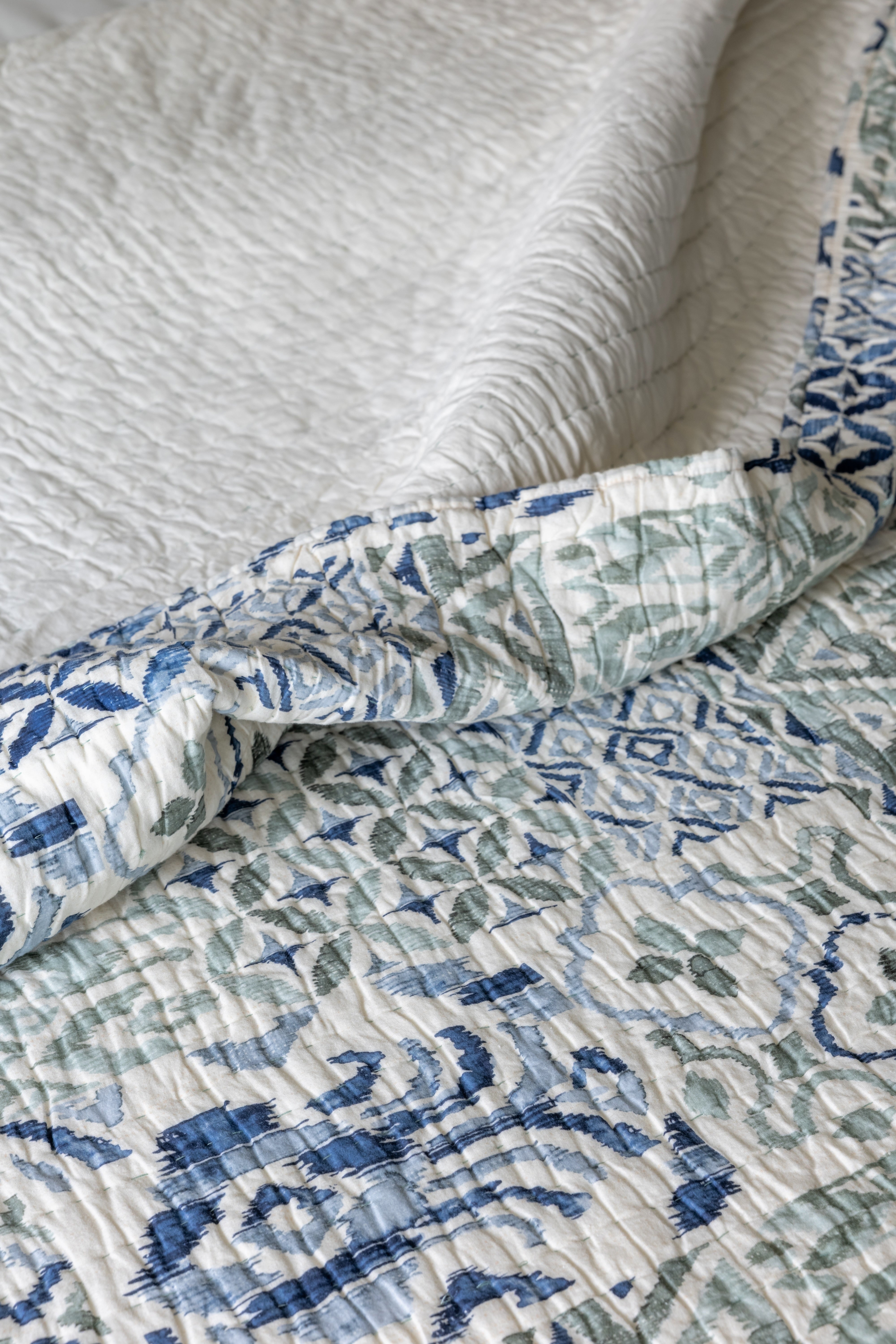 Mellow Pattern Quilt with shams
