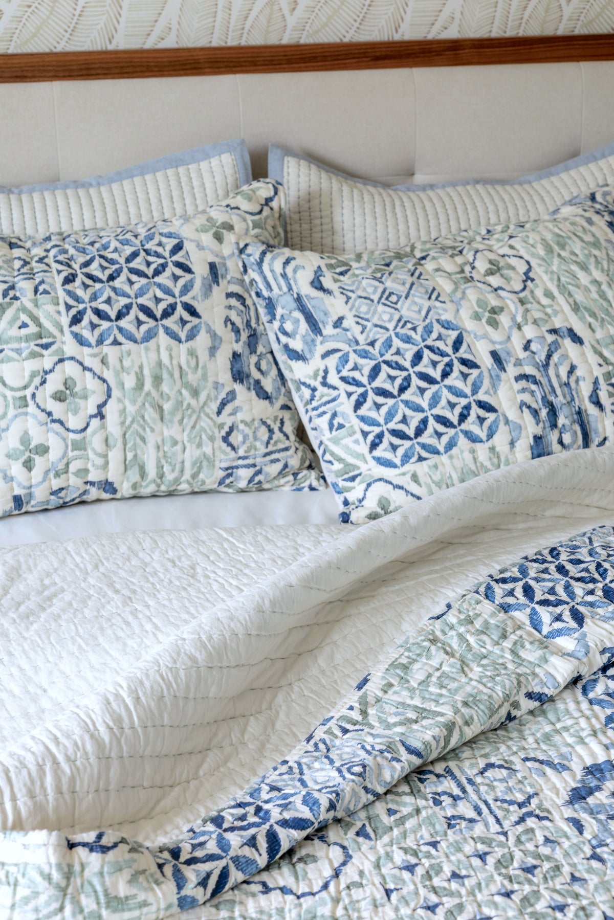 Mellow Pattern Quilt with shams